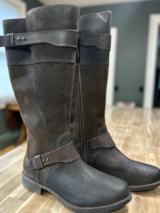 UGG Shoes - UGG DAYLE LODGE LEATHER RIDING BOOTS Size 9